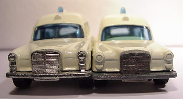 matchbox series no 3 mercedes benz binz ambulance